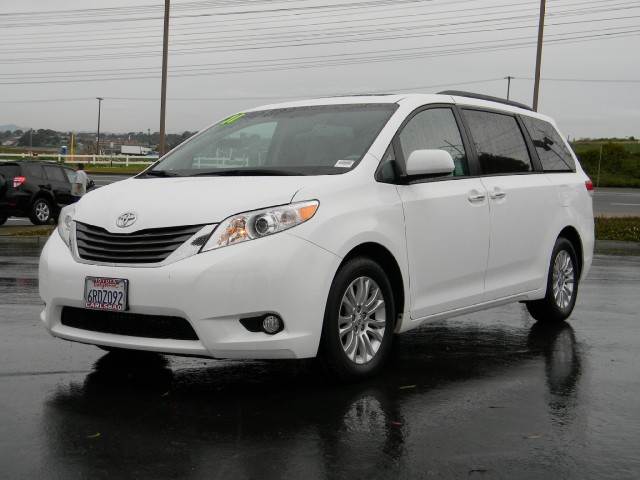 Toyota Sienna SLE --z71 Pkg Unspecified