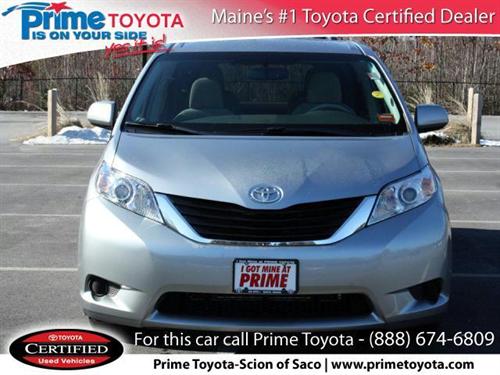 Toyota Sienna 2011 photo 1