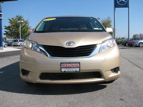 Toyota Sienna 2011 photo 1