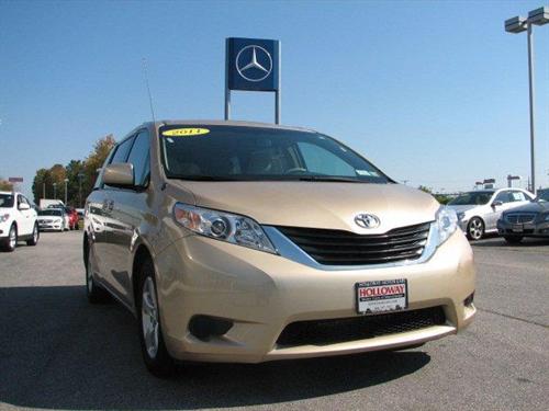 Toyota Sienna 2011 photo 3