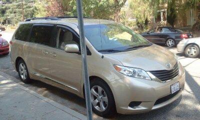 Toyota Sienna 2011 photo 4