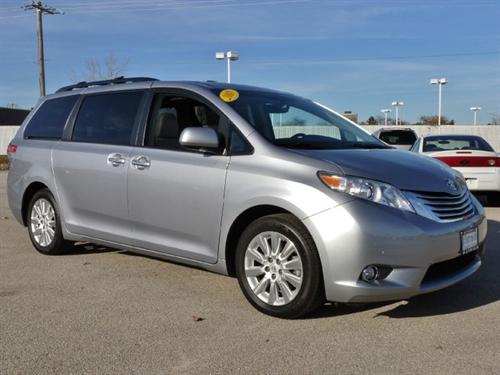 Toyota Sienna 2011 photo 1