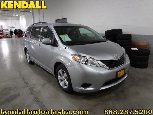 Toyota Sienna 2011 photo 5