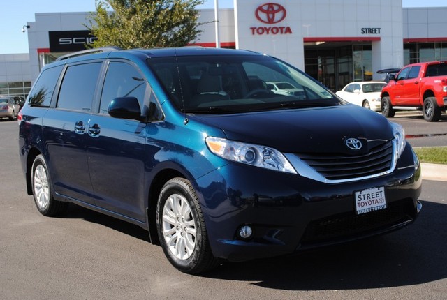 Toyota Sienna SLE --z71 Pkg Unspecified