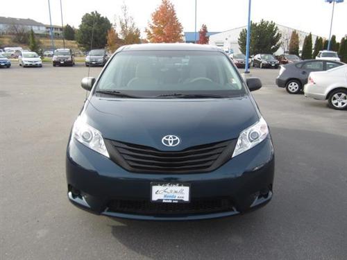Toyota Sienna 2011 photo 1