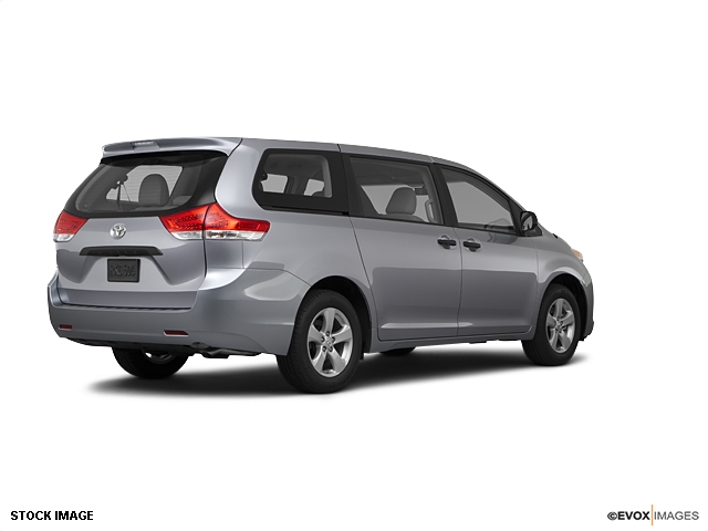 Toyota Sienna 2011 photo 1