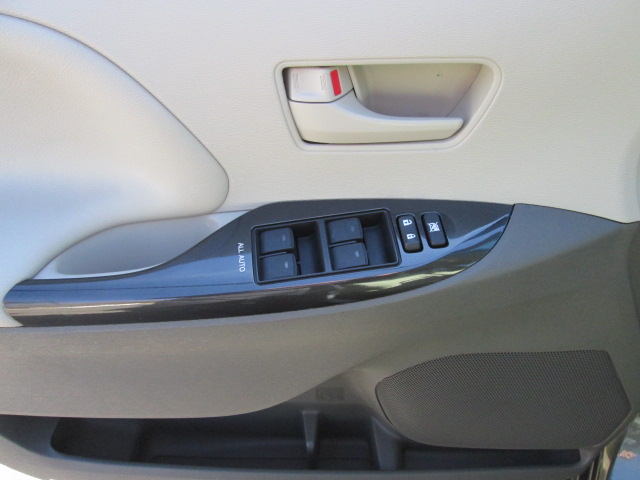 Toyota Sienna 2011 photo 5