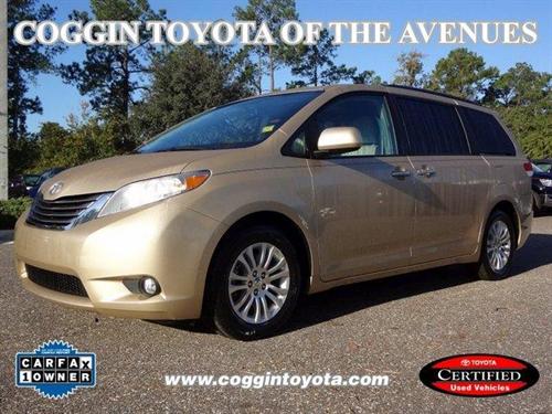 Toyota Sienna 2011 photo 1