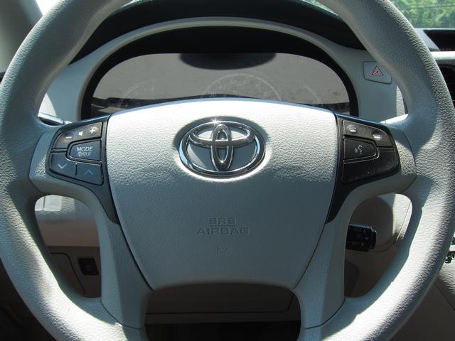 Toyota Sienna 2011 photo 2