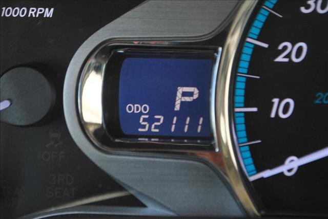 Toyota Sienna 2011 photo 2