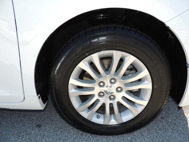 Toyota Sienna 2011 photo 1