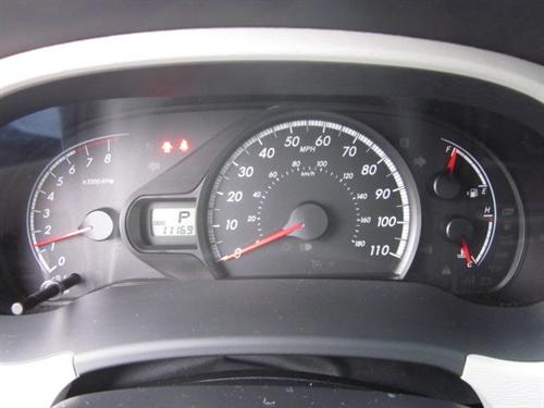 Toyota Sienna 2011 photo 3