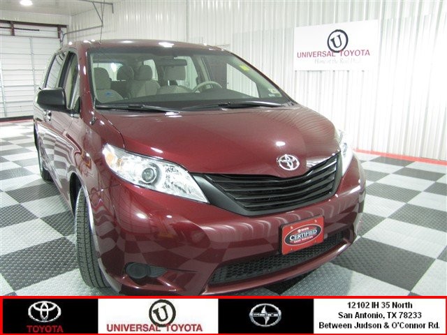 Toyota Sienna Touring - Moonroof Other