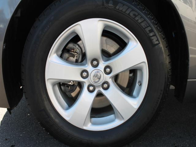 Toyota Sienna 2011 photo 2