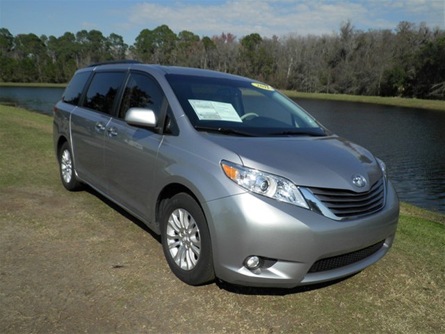 Toyota Sienna SLE --z71 Pkg Unspecified