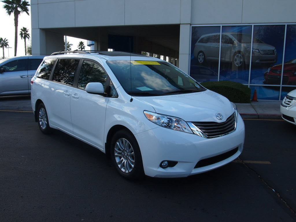 Toyota Sienna SLE --z71 Pkg Unspecified