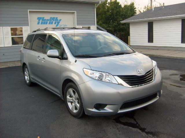 Toyota Sienna SLE --z71 Pkg MiniVan