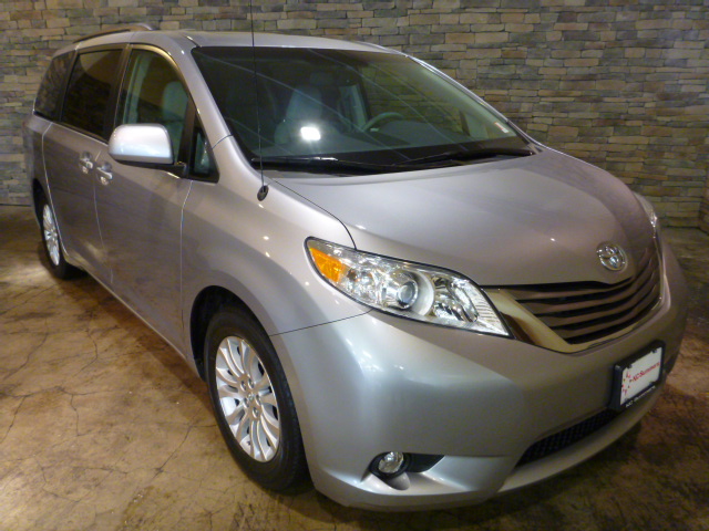Toyota Sienna SLE --z71 Pkg Unspecified