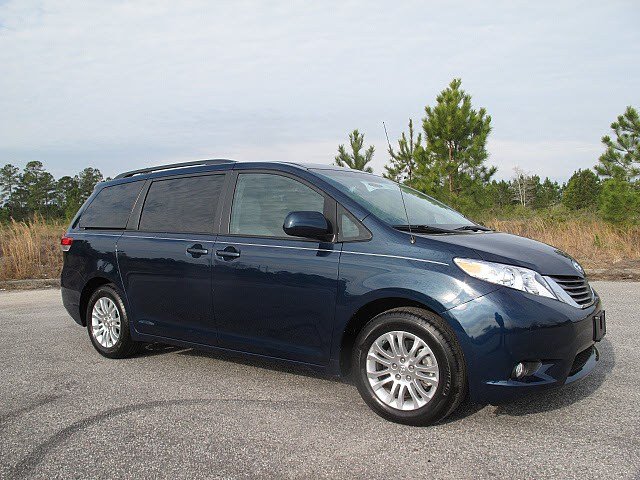 Toyota Sienna SLE --z71 Pkg Unspecified