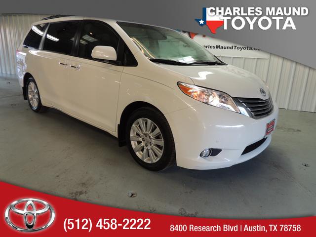 Toyota Sienna 2011 photo 1