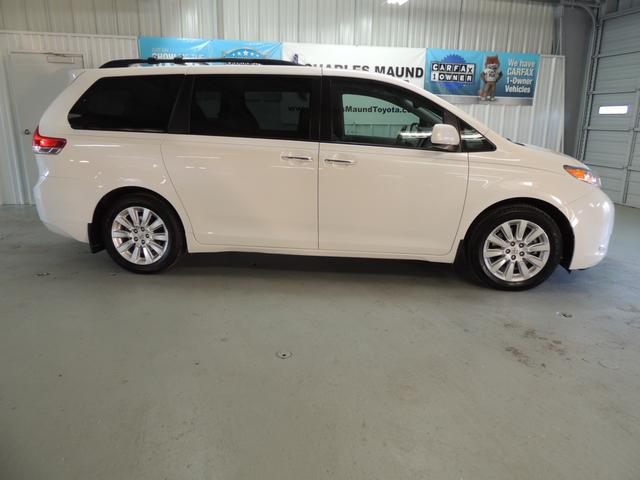 Toyota Sienna 2011 photo 2