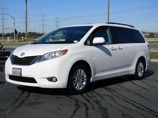 Toyota Sienna SLE --z71 Pkg Unspecified