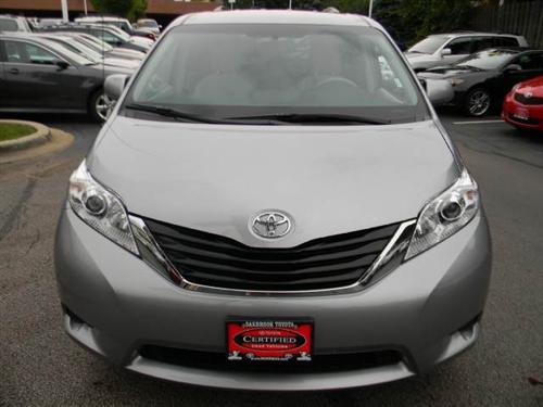 Toyota Sienna 2011 photo 1