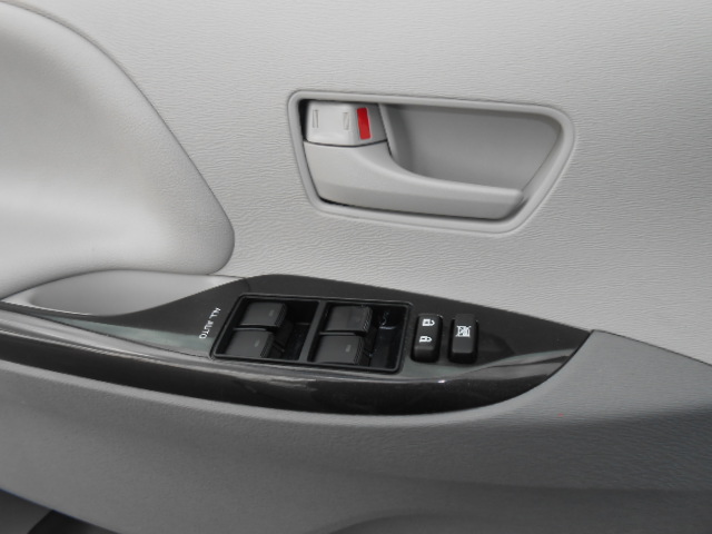 Toyota Sienna 2011 photo 4