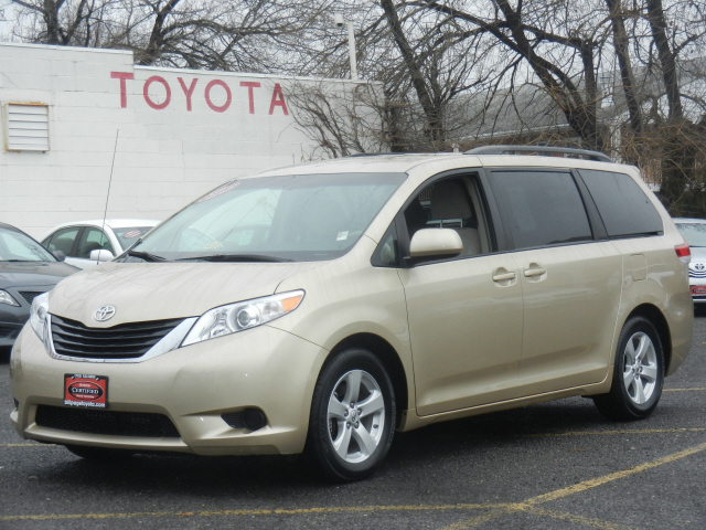 Toyota Sienna SLE --z71 Pkg Unspecified
