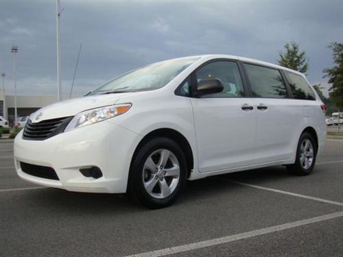 Toyota Sienna 2011 photo 1