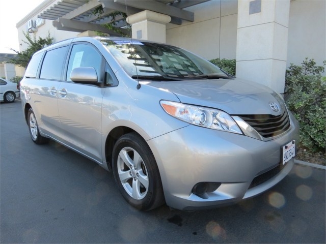Toyota Sienna SLE --z71 Pkg Unspecified
