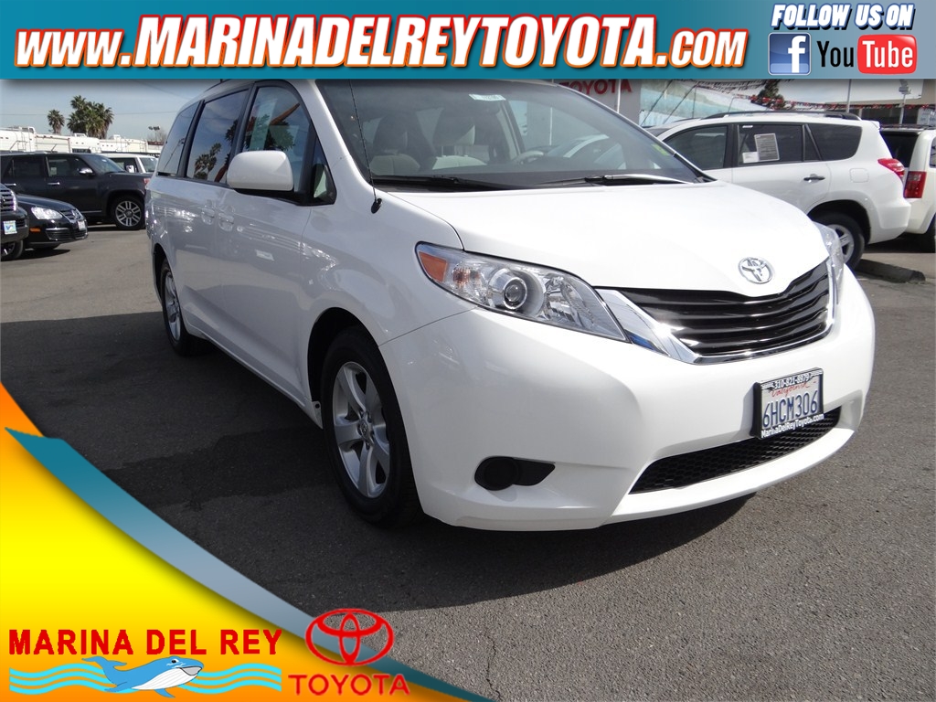 Toyota Sienna SLE --z71 Pkg Unspecified