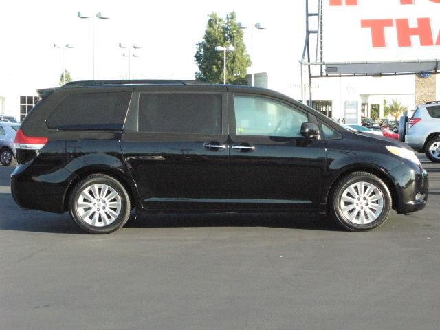 Toyota Sienna SLE --z71 Pkg Unspecified