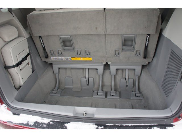 Toyota Sienna 2011 photo 5