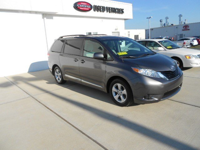 Toyota Sienna SLE --z71 Pkg Unspecified