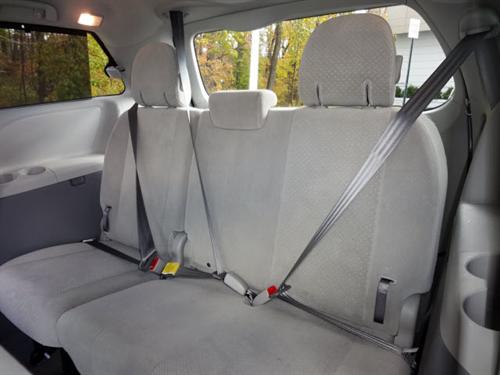 Toyota Sienna 2011 photo 1