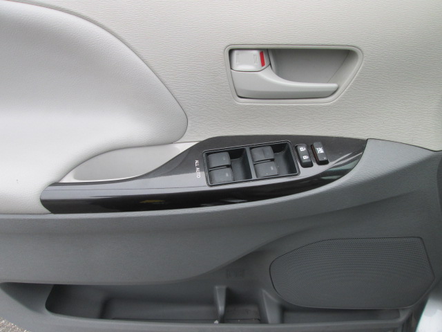 Toyota Sienna 2011 photo 5