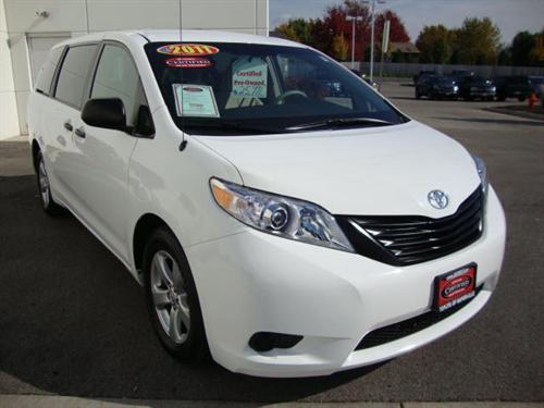Toyota Sienna 2011 photo 1