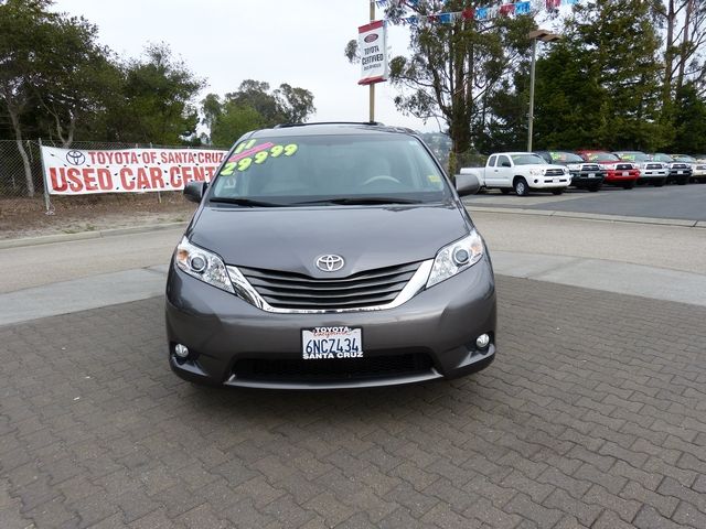 Toyota Sienna SLE --z71 Pkg Unspecified
