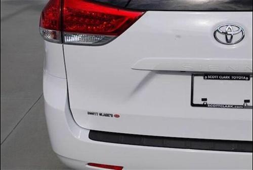 Toyota Sienna 2011 photo 5