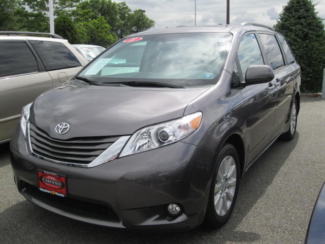 Toyota Sienna SLE --z71 Pkg Unspecified