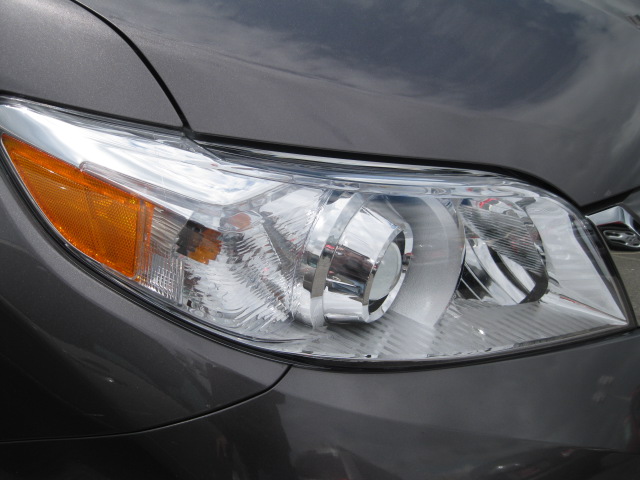 Toyota Sienna 2011 photo 4