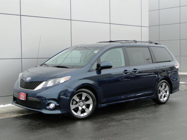 Toyota Sienna 2011 photo 3