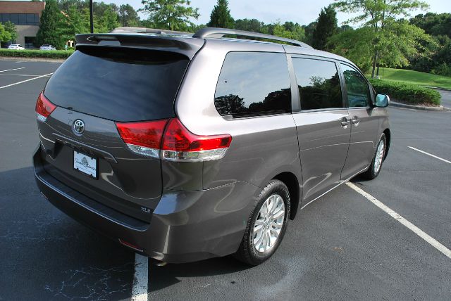 Toyota Sienna Super Clean SHOW ROOM MiniVan
