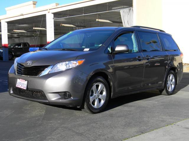 Toyota Sienna SLE --z71 Pkg Unspecified