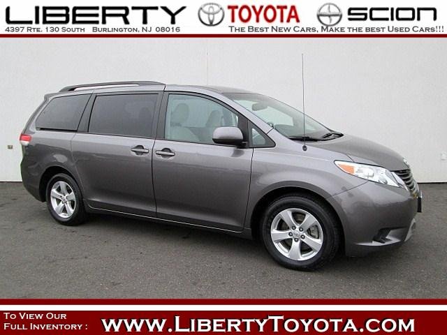 Toyota Sienna SLE --z71 Pkg Unspecified