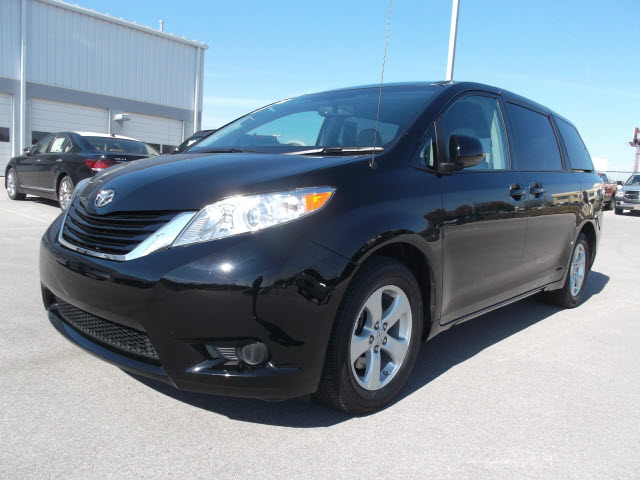 Toyota Sienna 2012 photo 4