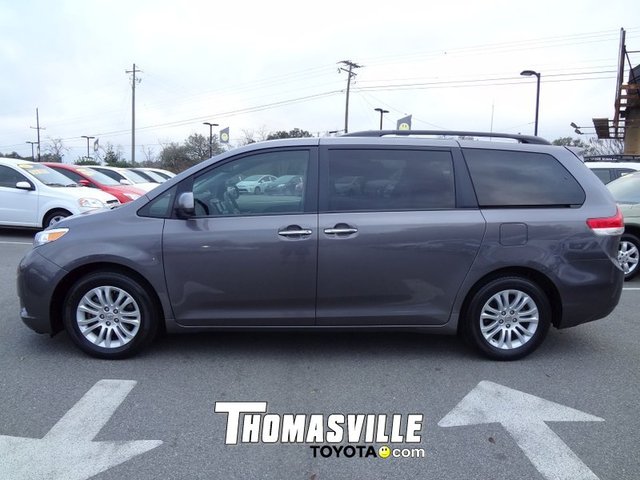 Toyota Sienna SLE --z71 Pkg Unspecified