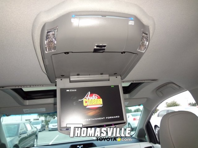 Toyota Sienna 2012 photo 2