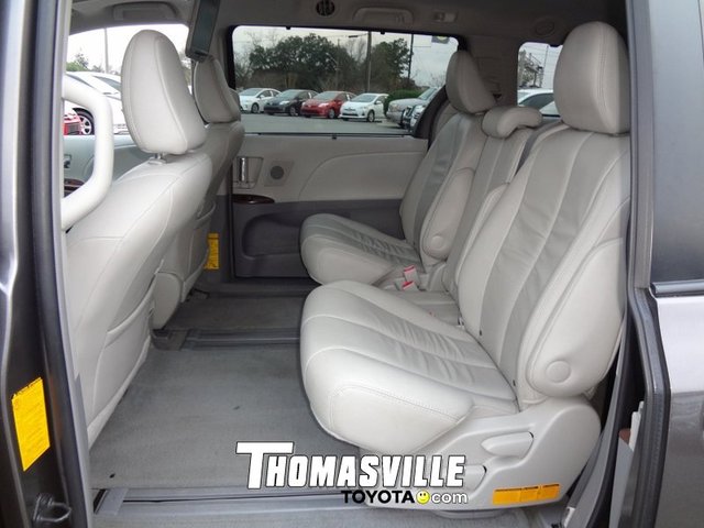 Toyota Sienna 2012 photo 5